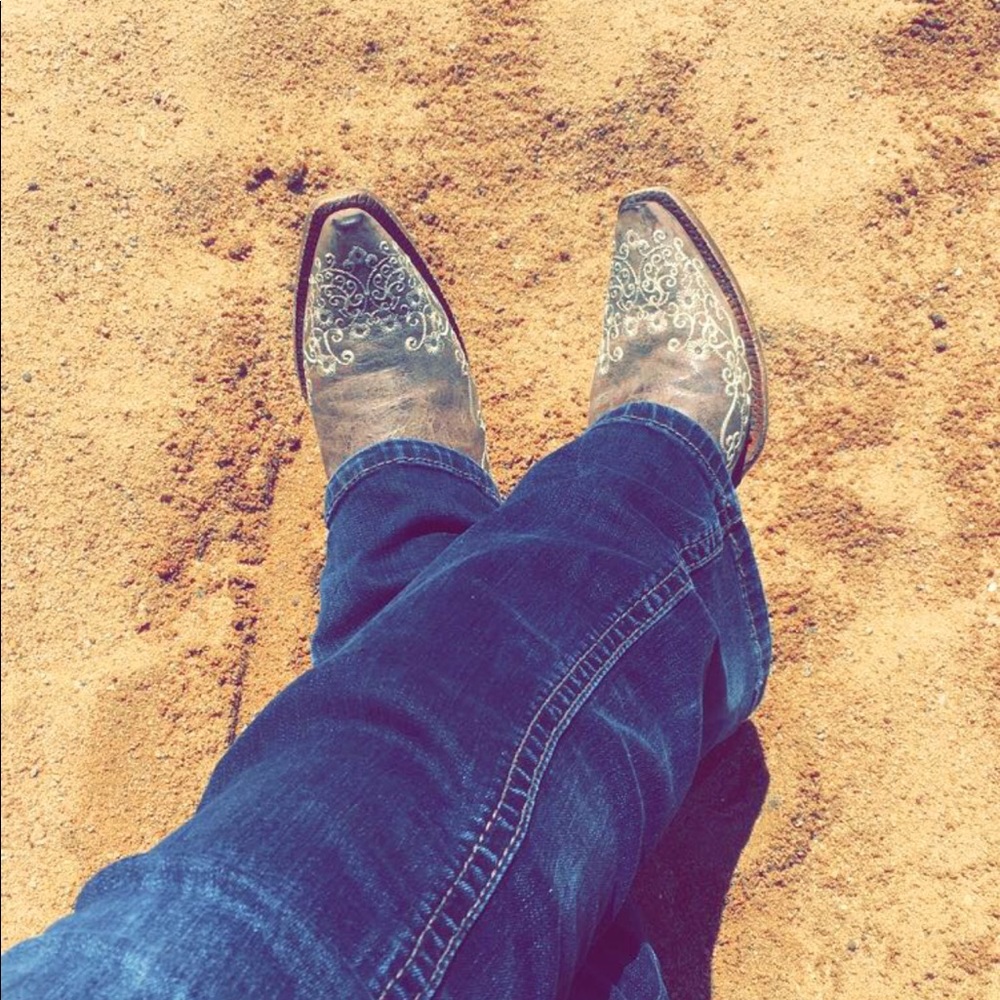 Meet your Posher, Caitlin